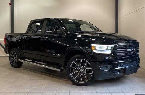 Svart Ram 1500 Crew Cab Laramie Sport stulen i Laröd norr om Helsingborg
